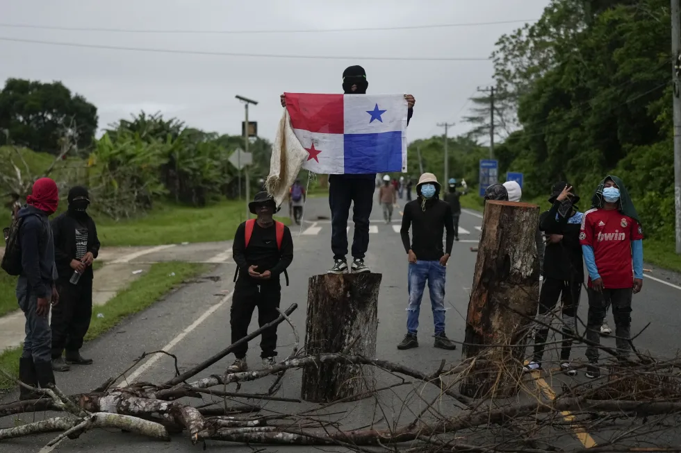 Panama menangguhkan perlindungan konstitusional di wilayah barat laut setelah protes yang merusak